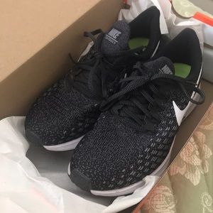 Nike Zoom Pegasus 35 Running Shoes- 7.5